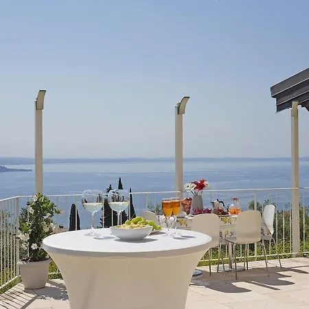 D1mora Roccoli3 - In With Pool *